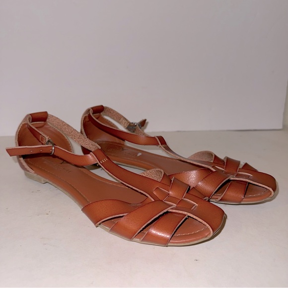 AMERICAN EAGLE  Tan Strappy Leather gladiator Sandals 7.5 - Picture 1 of 6